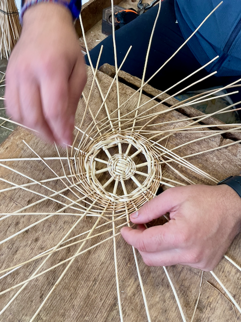 Savoir-Faire Français en Vannerie Artisanale : L'Art de la Tradition